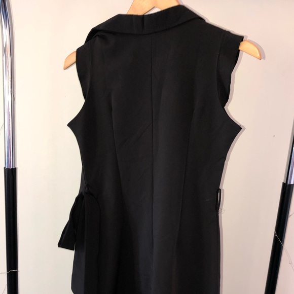 Simple Black Vest - Picture 3 of 3